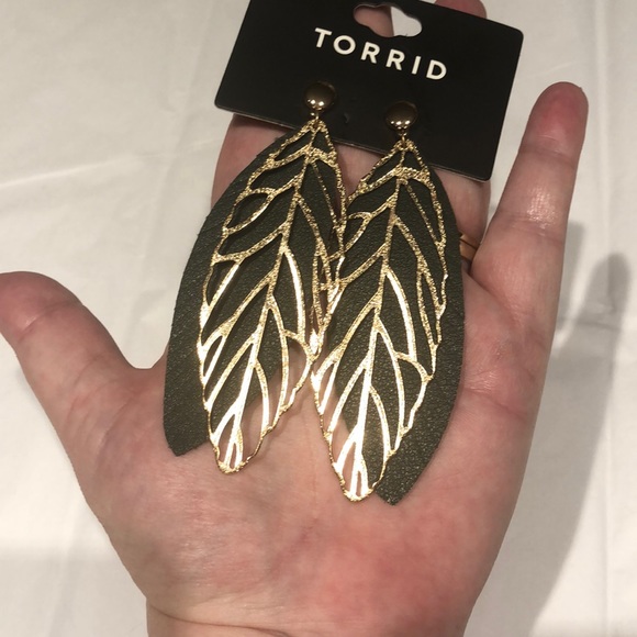 torrid Jewelry - NWT Torrid leaves earrings dark green and gold